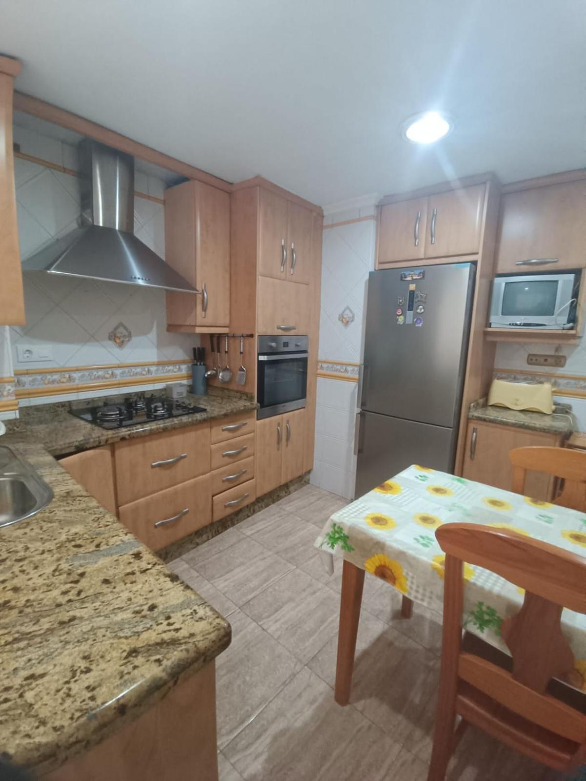 Pet Friendly - Apartamento Centrico Y Cerca De La Playa Санта Пола Екстериор снимка