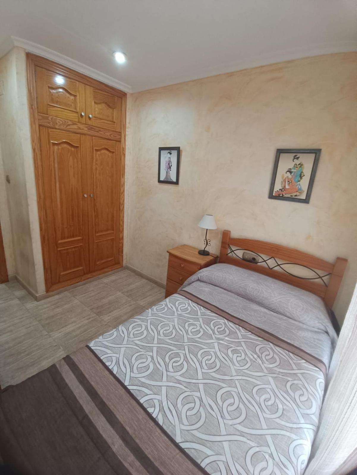 Pet Friendly - Apartamento Centrico Y Cerca De La Playa Санта Пола Екстериор снимка